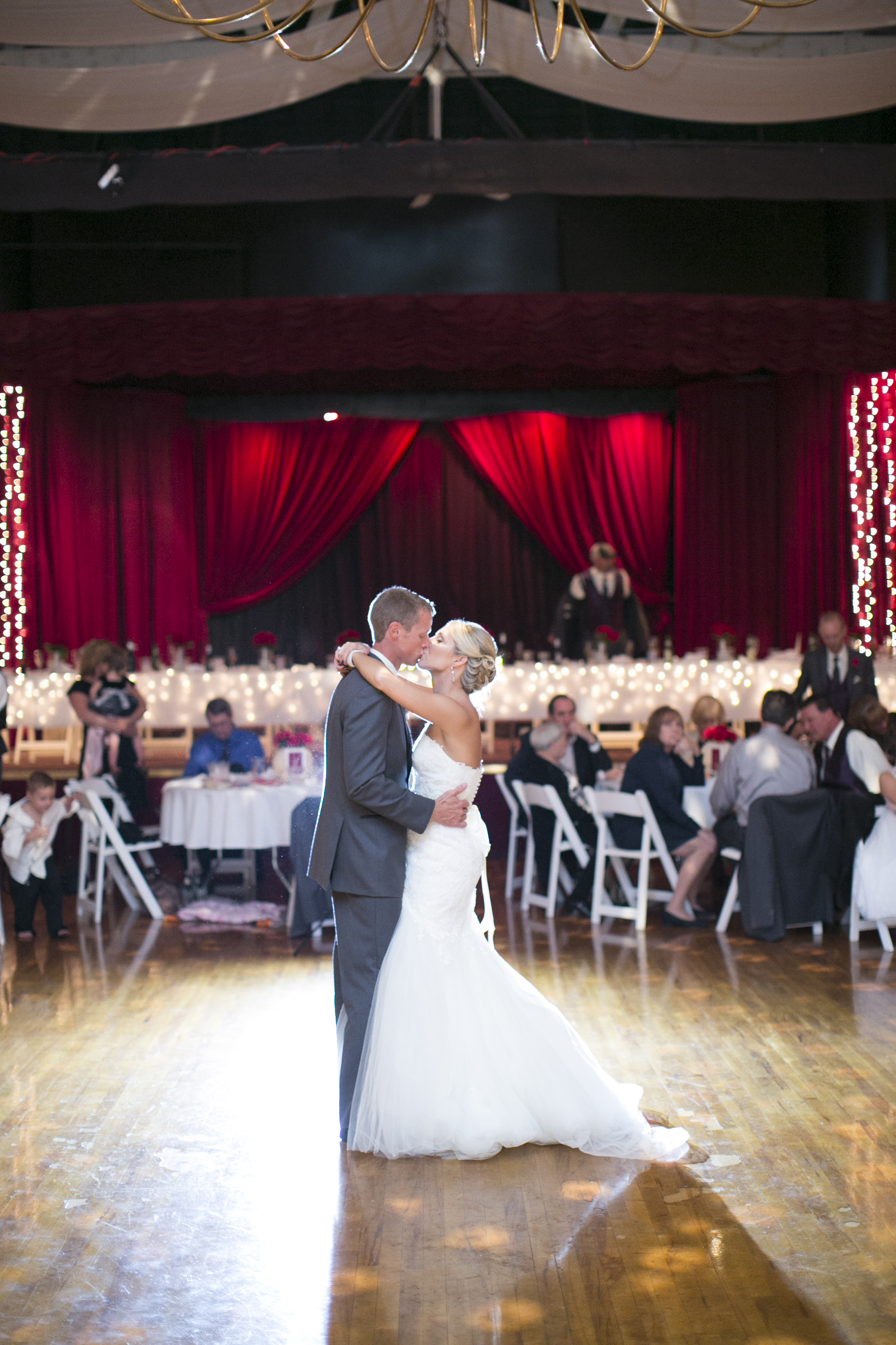 valley-dale-ballroom-columbus-ohio-wedding-reception-first-dance-idream-images