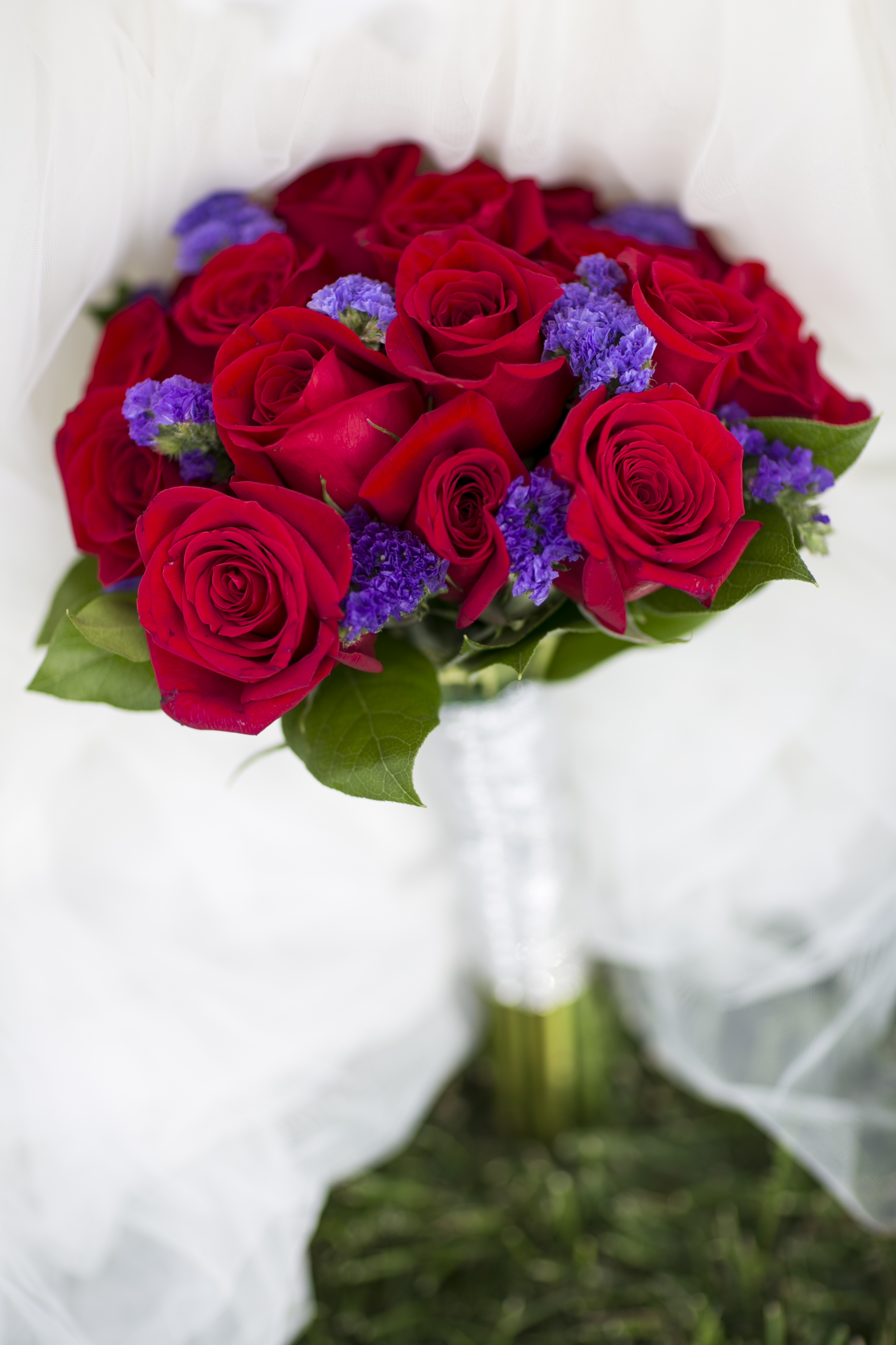 fireside-florist-columbus-ohio-wedding-red-purple-bouquet