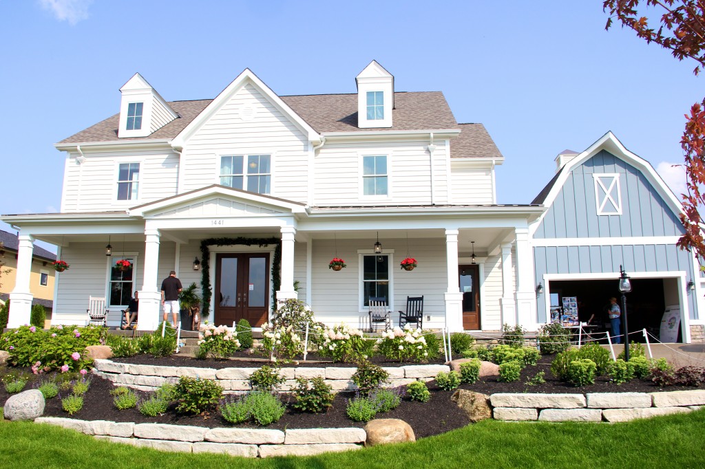 girl-about-columbus-parade-of-homes-2014