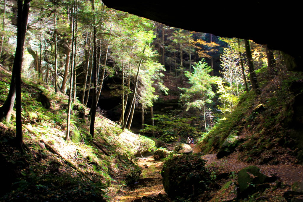Conkle's Hollow | Hocking Hills | girl about columbus