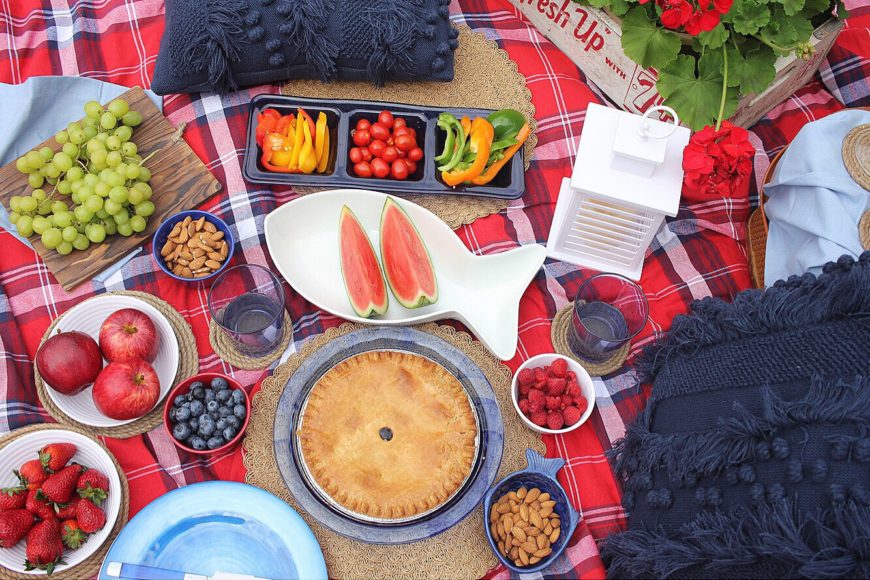 How to Host the Perfect Memorial Day Picnic girl about columbus