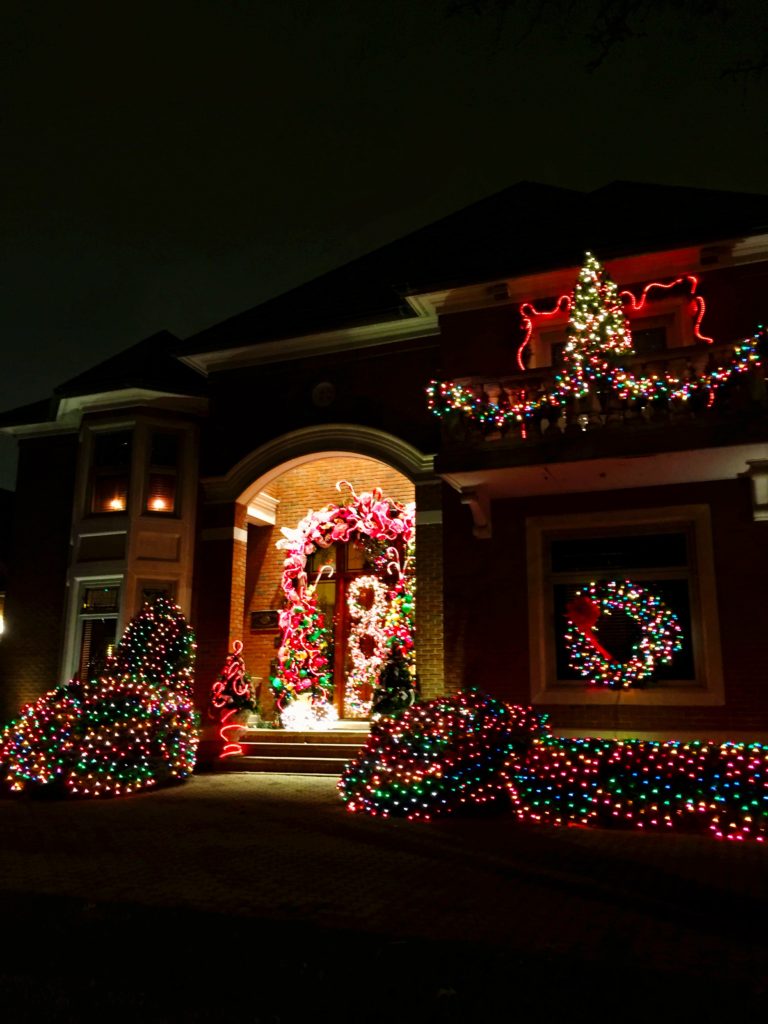 cocoa-manor-christmas-lights-columbus-ohio