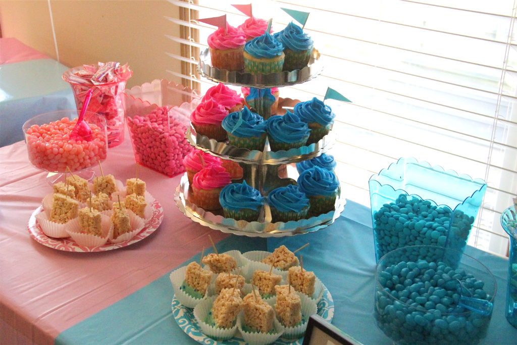 gender-reveal-party-ideas-cupcakes