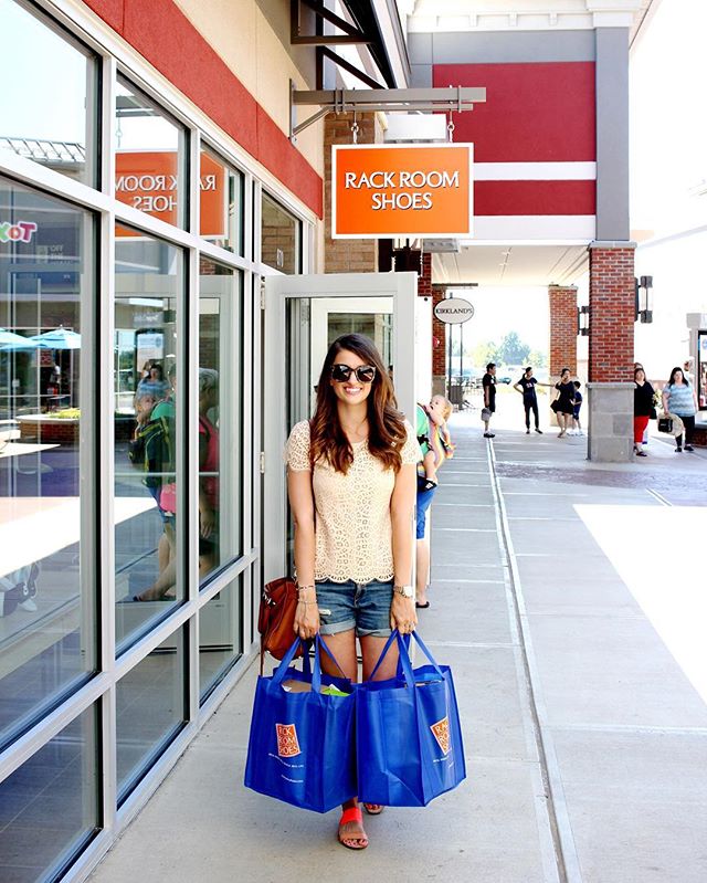 Tanger Outlets // girl about columbus