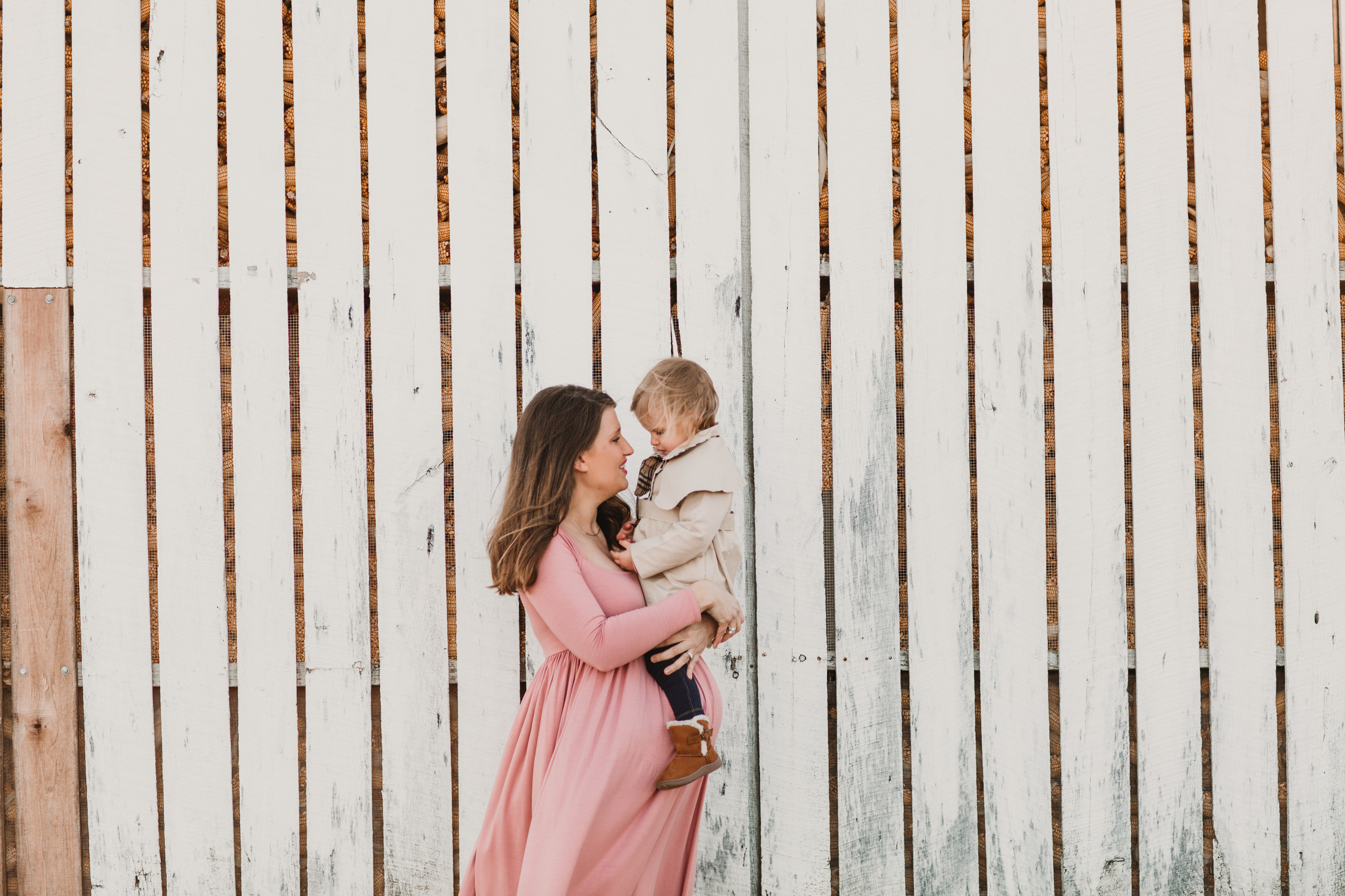 what to wear for your maternity photos // girl about columbus