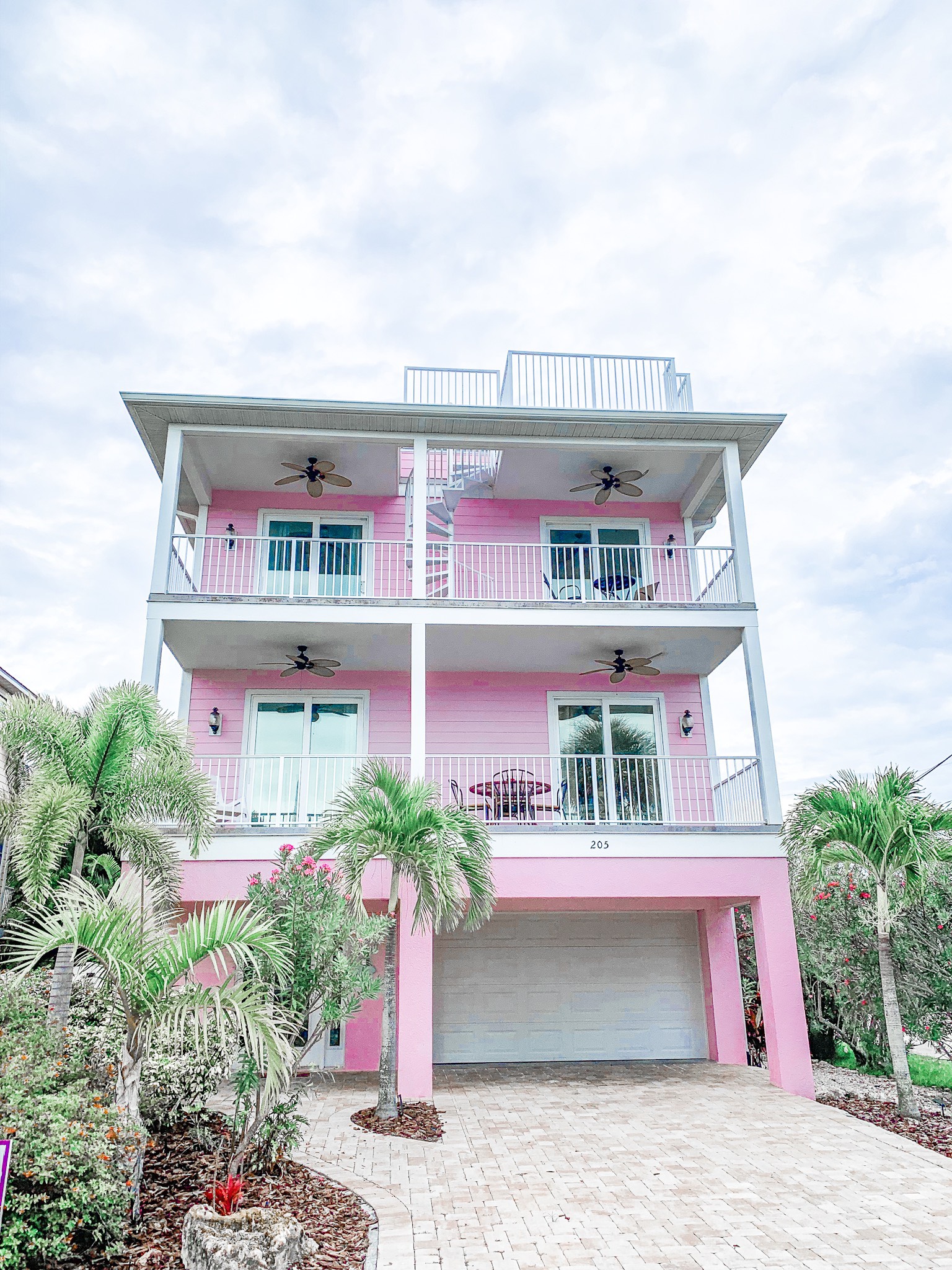 Our Anna Maria Island Family Vacation - amanda party + home