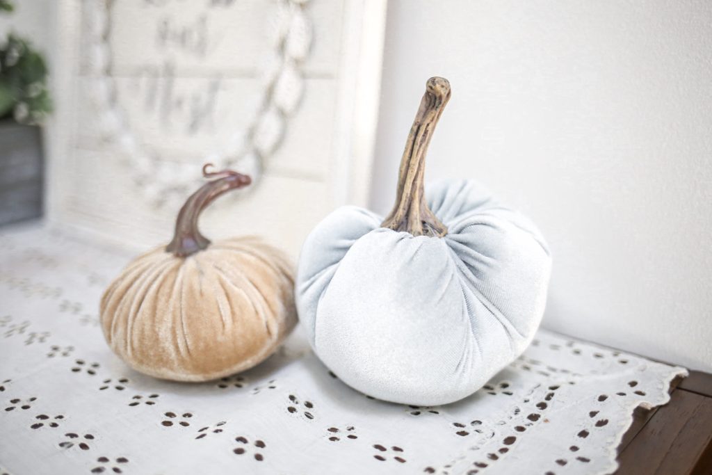 fall-decor-velvet-pumpkins