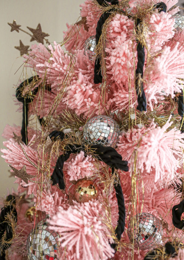How to Decorate a Tree for New Year’s Eve