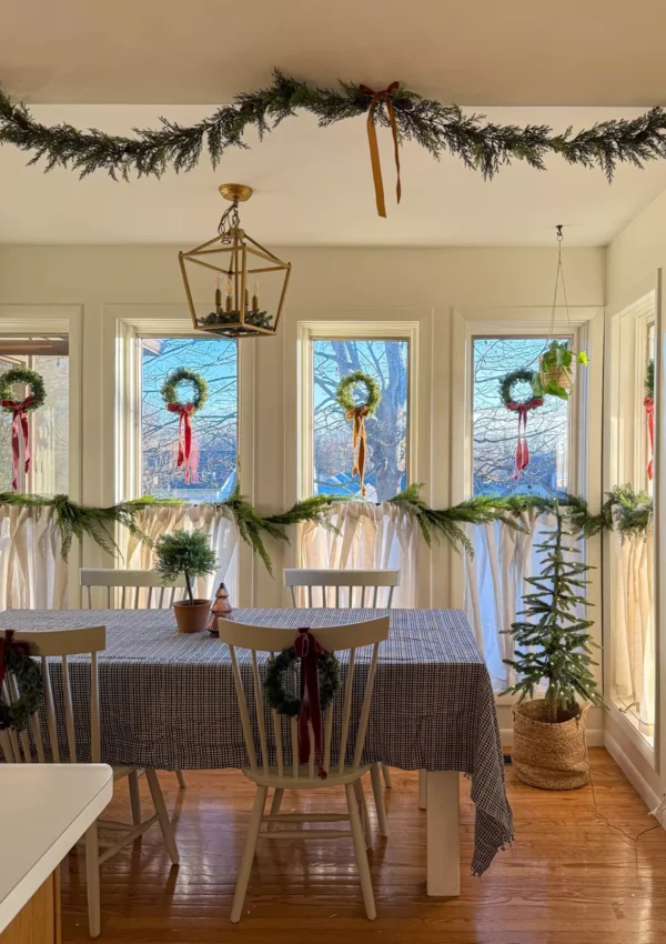 christmas in breakfast nook