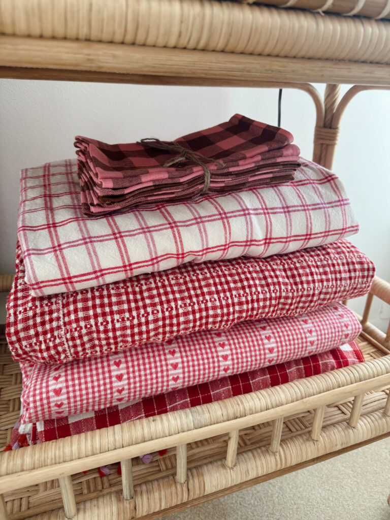heather taylor home red and pink table linens
